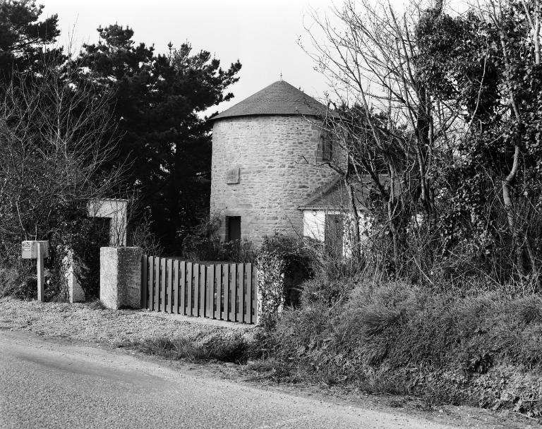 Moulin à farine, route de saint Colombier (Saint-Armel)