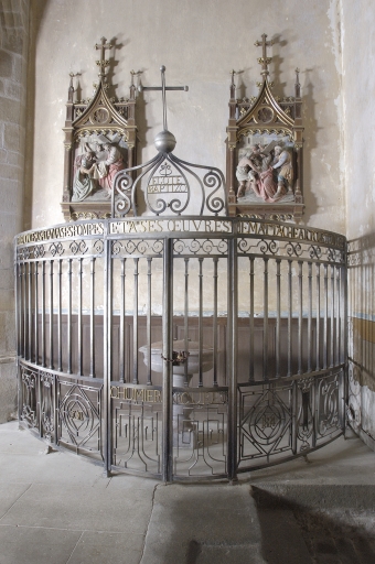 Clôture des fonts baptismaux