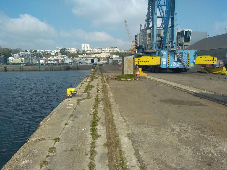 Jetée Est, puis quai 5e Est, port de commerce (Brest)