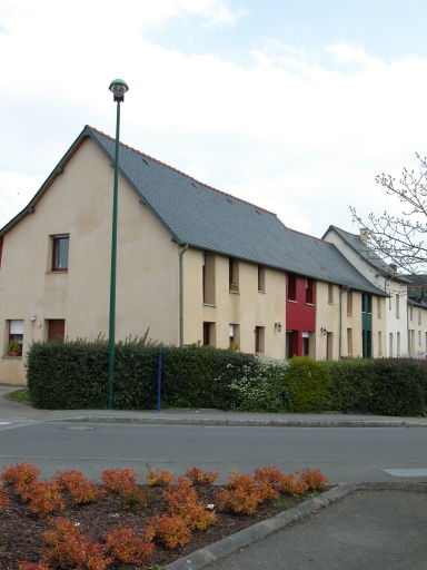 Ferme, actuellement logement collectif, Village des Sablonnes, le Haut Chemin (Pacé)