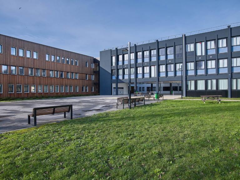 Les bâtiments construits et restructurés entre 2015 et 2021 du Lycée Pierre-Mendès-France, 34 rue Bahon-Rault (Rennes)