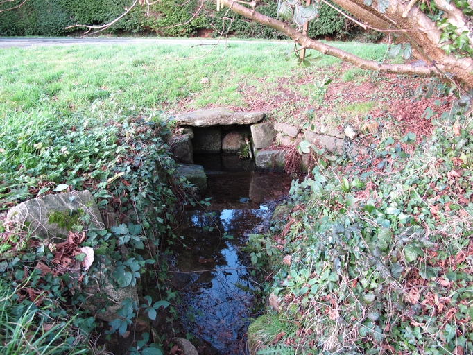 Fontaine dite "Feunteun Coatalec" (Plouaret)