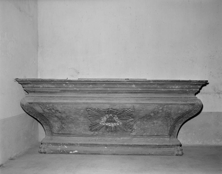 Autel (2, autel secondaire, autel tombeau), église paroissiale Saint-Symphorien (Surzur)