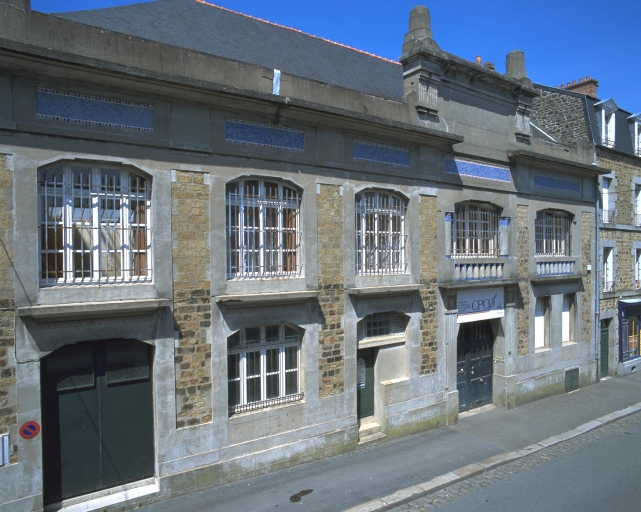 Usine de chaussures Feuvrier, actuellement Compagnie de Production des Chaussures de l'Ouest, 23 rue Pasteur ; 3 rue Madiot ; 8 rue des Résistants Fougerais (Fougères)