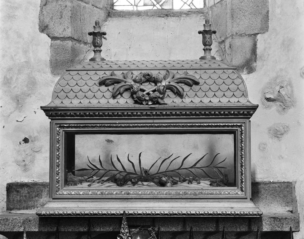 Reliquaire, de saint Goustan, abbaye de bénédictins Saint-Gildas, de bénédictins de la congrégation de Saint-Maur, de soeurs de la charité de Saint-Louis (Saint-Gildas-de-Rhuys)