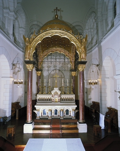 Ensemble du maître-autel : autel, ciborium, tabernacle, gradin d'autel, 2 degrés d'autel