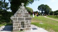 Fontaine de dévotion Saint-Fiacre, sur la route de Saint-Brieuc-des-Iffs (Les Iffs)