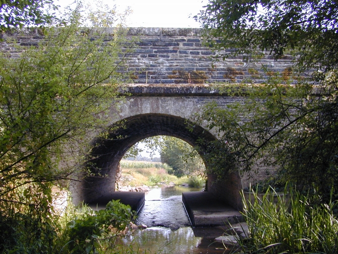 Pont routier, près du Moulin de Saint-Julien (Renac)