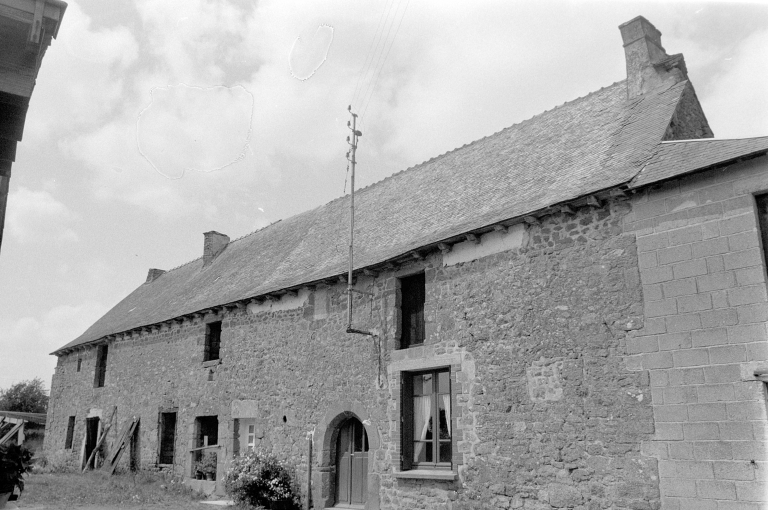 Alignement de logis, les Landelles (Saint-Symphorien)