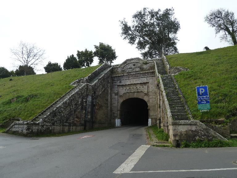 Porte Vauban, enceinte urbaine (Le Palais)