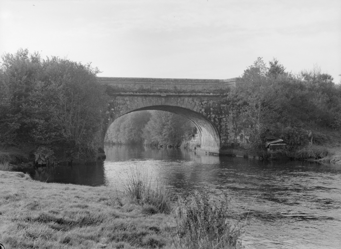 Pont, Pont Pierre (Poullaouen)