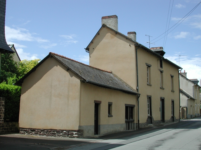 Maison, 11 rue du Commerce (La Chapelle-Thouarault)