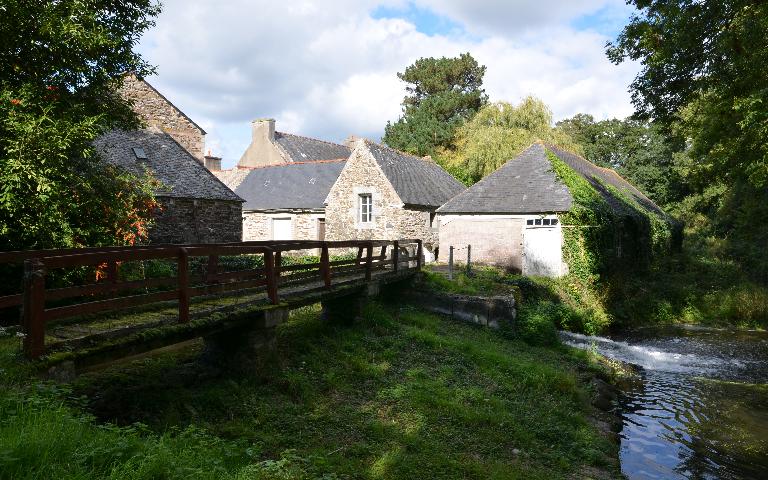 Moulin à eau puis teillage dit Milin Coz (Langoat)
