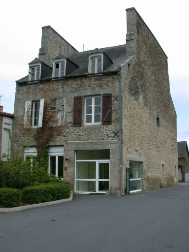 Minoterie Orieux, puis Lorgeril, puis Morin, puis Tassel, actuellement Fouéré, rue des Forges (Jugon-les-Lacs fusionnée en Jugon-les-Lacs - Commune nouvelle en 2016)