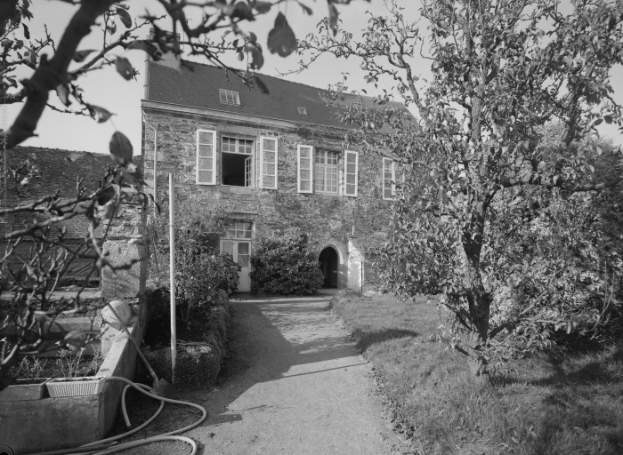 Maison, 2 place Pen Vered (Poullaouen)