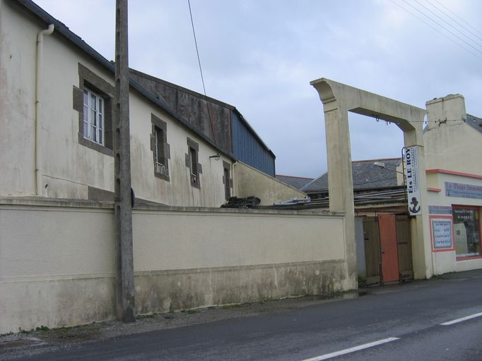 Presse et conserverie de sardines, actuellement atelier de mécanique marine, office du tourisme et salle d´exposition, 15 quai Kléber (Camaret-sur-Mer)