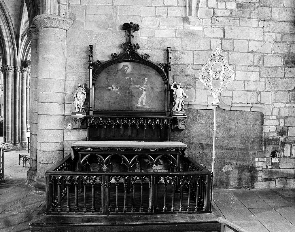 Autel (autel secondaire, autel tombeau), retable (retable cadre), clôture d'autel : de saint Roch, style néo-gothique, cathédrale de Saint-Paul-Aurélien (Saint-Pol-de-Léon)