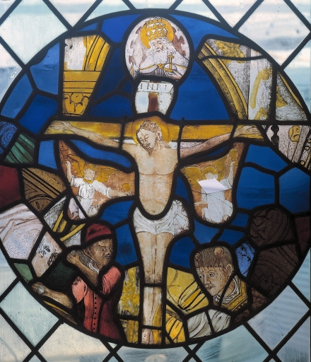 Verrière à personnages de la baie 1 : Christ en croix, Martyre de saint Etienne