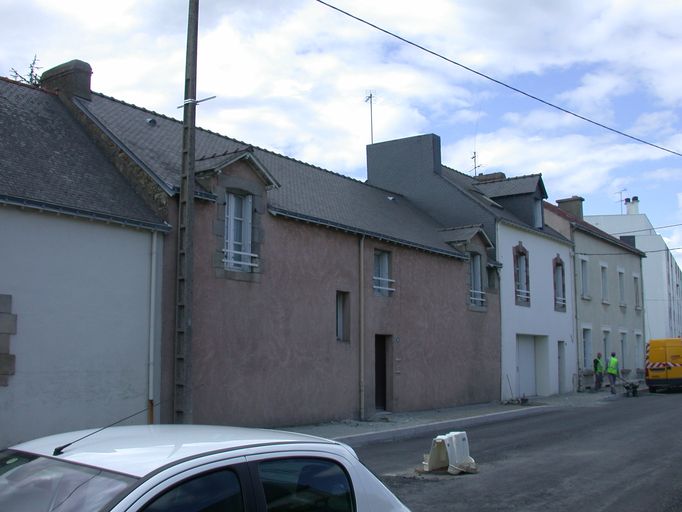 Immeuble de bureaux, 47, 45, 45 bis rue des Quatre frères Créac'h ; rue du commandant Marchand (Vannes)