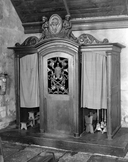 Confessionnal (1), église paroissiale Saint-Budoc ou Notre-Dame de la Clarté (Beuzec-Cap-Sizun)