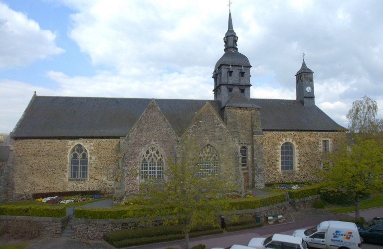 Église paroissiale Saint-Melaine, place Saint-Melaine (Pacé)