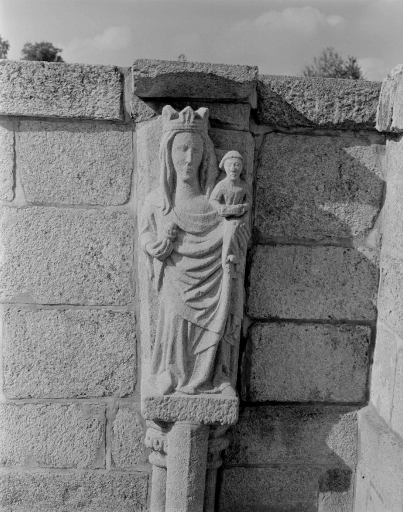 Statue : Vierge à l'Enfant