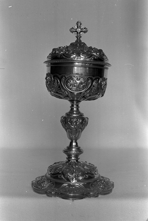 Ciboire 2, église paroissiale Saint-Pierre, Saint-Paul (Loyat)