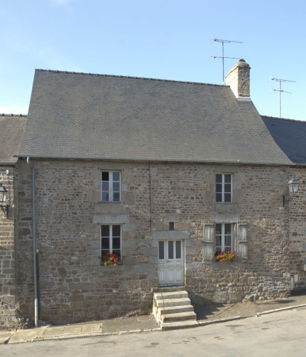 Maison, 8 Rue de l'Eglise (Saint-Jean-sur-Couesnon fusionnée en Rives-du-Couesnon en 2019)