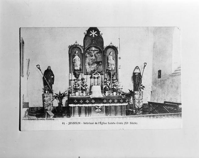 Ensemble du maître-autel : autel, retable, 2 statues : Saint Joseph et Saint Sébastien, chapelle Sainte-Croix (Josselin)