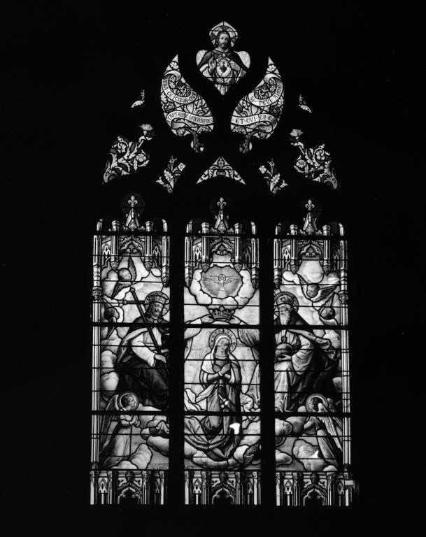Verrière (3, verrière hagiographique) : couronnement de la vierge, mariage de la vierge, nativité de la vierge (baies 0,1,2), église paroissiale Saint-Symphorien (Surzur)