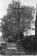 Croix monumentale dite Croas Ar Meignon, rue de Plouénan (Saint-Pol-de-Léon)