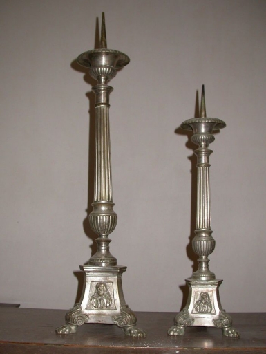 12 Chandeliers d'autel