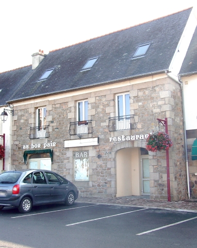 Maison, place du Château (Pleubian)