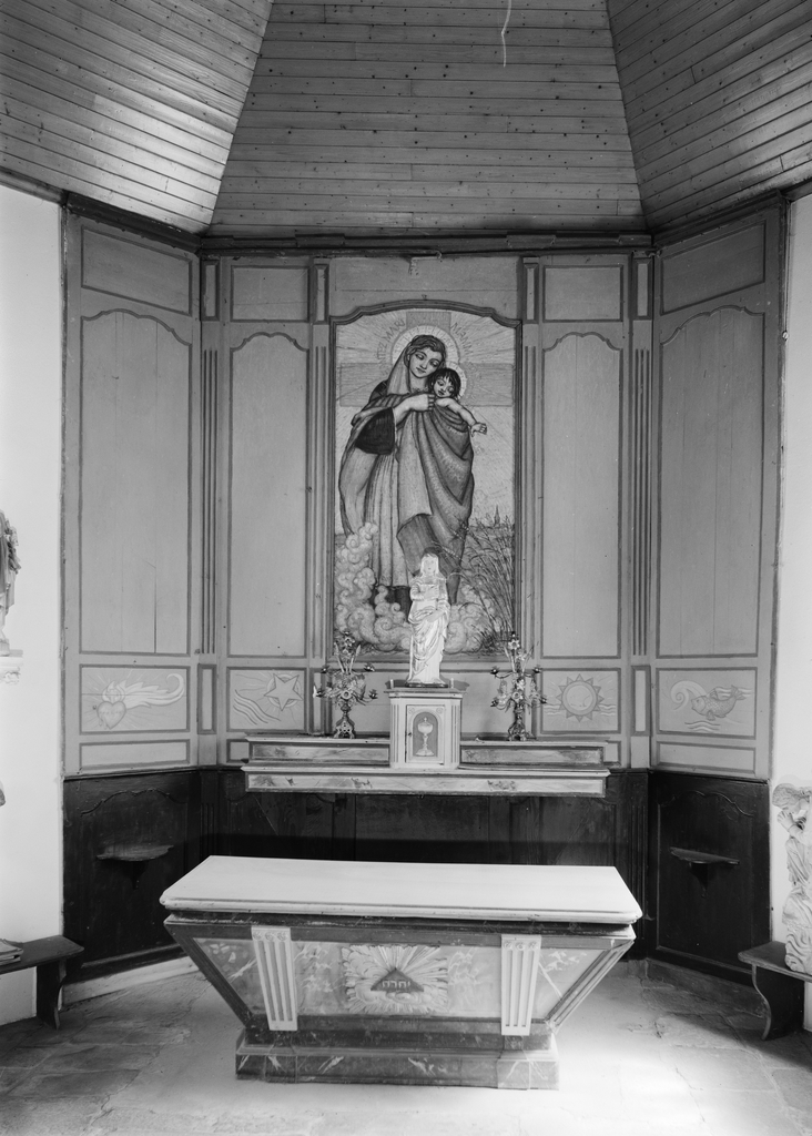 Autel, tabernacle, retable (autel secondaire, autel tombeau, retable à panneau compartimenté), église paroissiale Saint-Symphorien (Surzur)