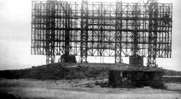 Station radar du Men Tan (Qu 13), Lescoff, pointe du Raz (Plogoff)