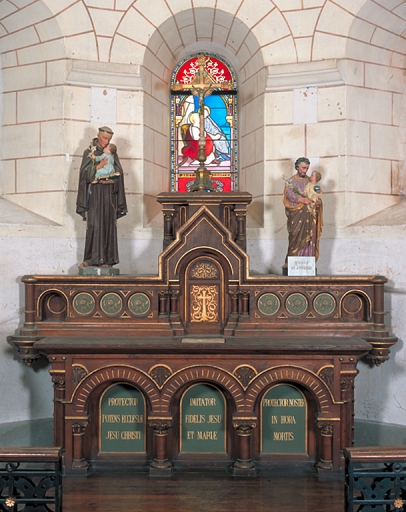 Ensemble de l'autel de saint Joseph : autel, tabernacle, exposition, gradin d'autel, degré d'autel