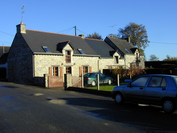 Alignement de maisons, les Emailleries (Pipriac)
