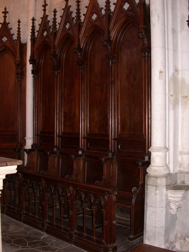 Lambris de revêtement, 2x11 stalles, 2 vantaux, 2x3 agenouilloirs