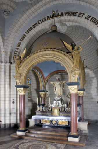 Ensemble 2 du maître-autel : autel, tabernacle, gradin d'autel, retable, baldaquin d'autel, 3 degrés d'autel, 4 statues d'anges