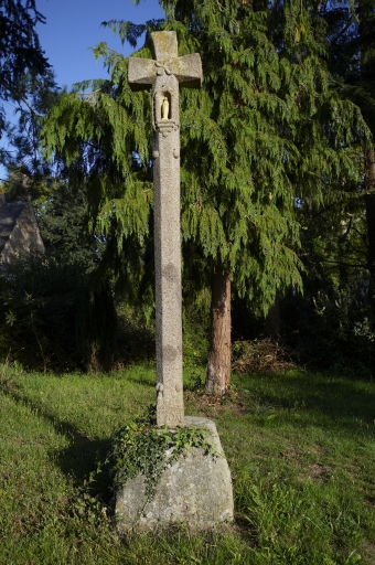 Croix monumentale, le Bois Robert (Bazouges-la-Pérouse)