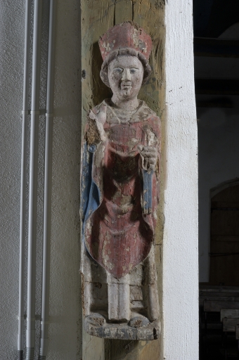 Statue de saint non identifié