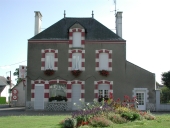 Maison à boutique, 14 rue Mathurin Poirier (Sainte-Marie)