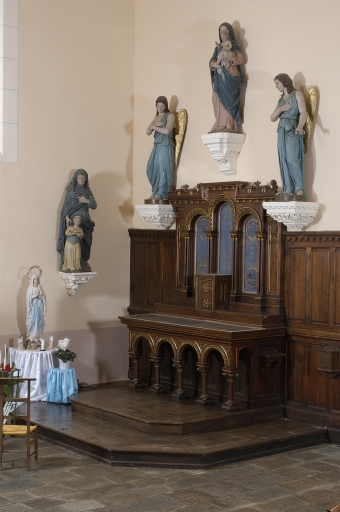 Ensemble de l'autel de la Vierge : autel, tabernacle, 2 gradins d'autel, retable, 2 degrés d'autel