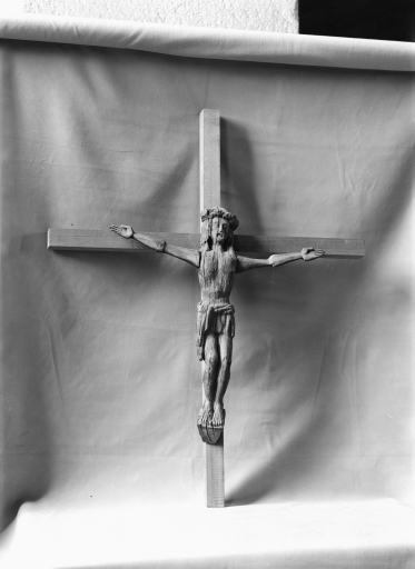 Croix 2 : Christ en croix, église paroissiale Saint-Pierre (Spézet)