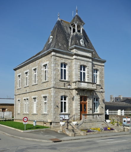 Mairie et justice de paix, 12 rue de la Mairie (Evran)