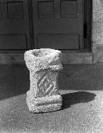 Bénitier, chapelle de la Trinité (Quéven)