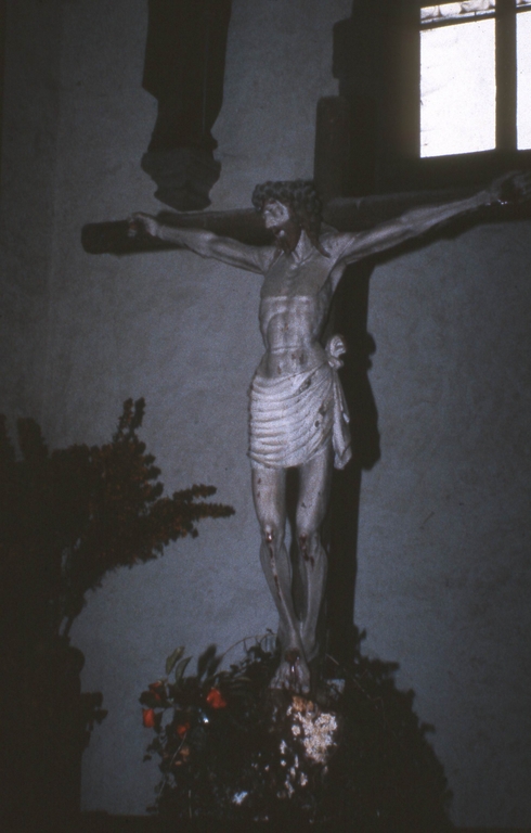 Croix (d'applique, petite nature) : Christ en croix, église paroissiale Saint Pierre (Maël-Carhaix)