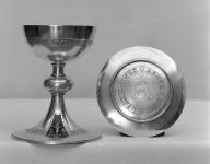 Calice, patène (2), église paroissiale Saint-Ouen (Marcillé-Robert)