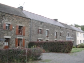 Alignement de maisons 1, la Couplais (Sainte-Marie)