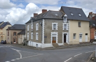 Immeuble, 12 rue des Déportés ; 1 rue de Montfort (Bréal-sous-Montfort)